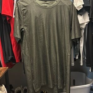 LULU LEMON- LIMITED EDITION T-Shirt, snake skin pattern, wicking material